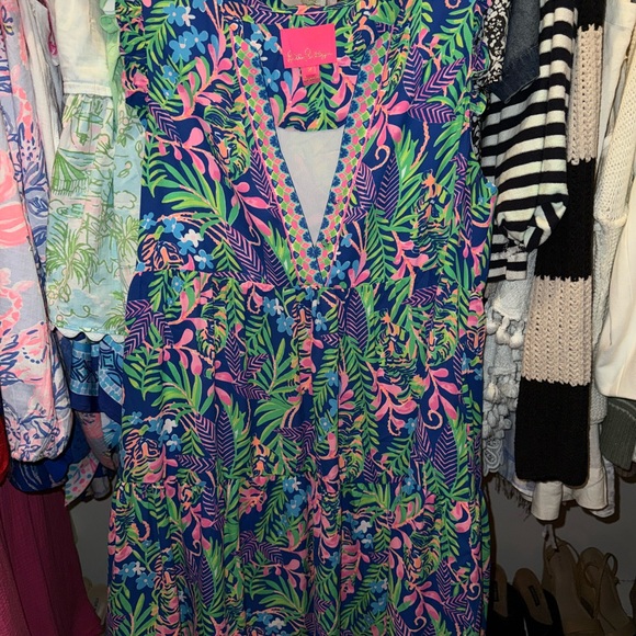 NEVER WORN V NEVK SLEEVE LESS DRESS Lilly Pulitzer - Blue, Pink, and Green - Picture 2 of 3